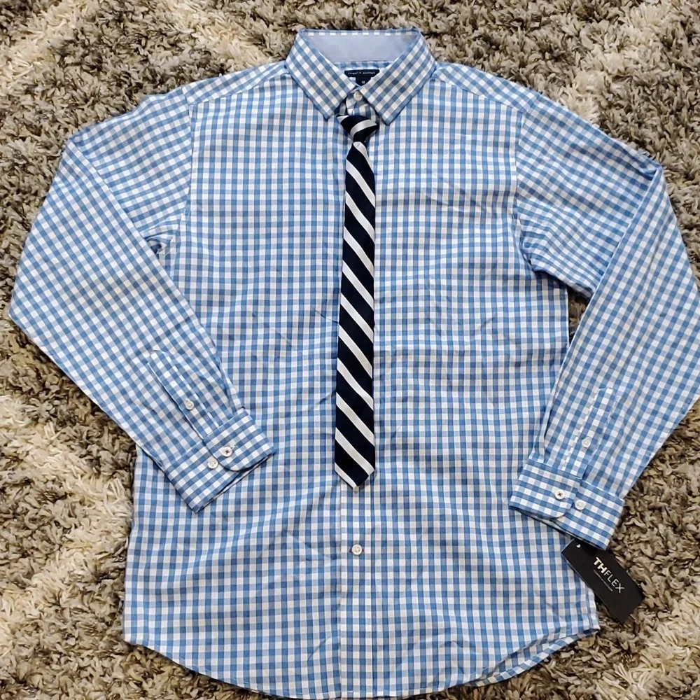 Tommy Hilfiger Dress Shirt And Tie - Picture 2 of 6